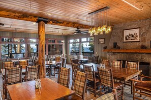 Restaurant - Zephyr Cove Resort (Zephyr Cove)