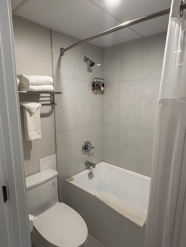 Room, 2 Queen Beds | Bathroom
