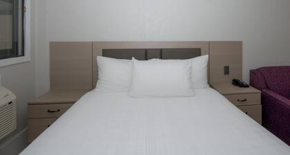 Coast Red Deer Hotel