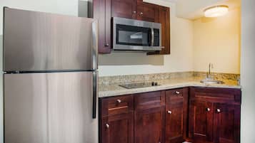 1 bedroom, in-room safe, desk, blackout curtains