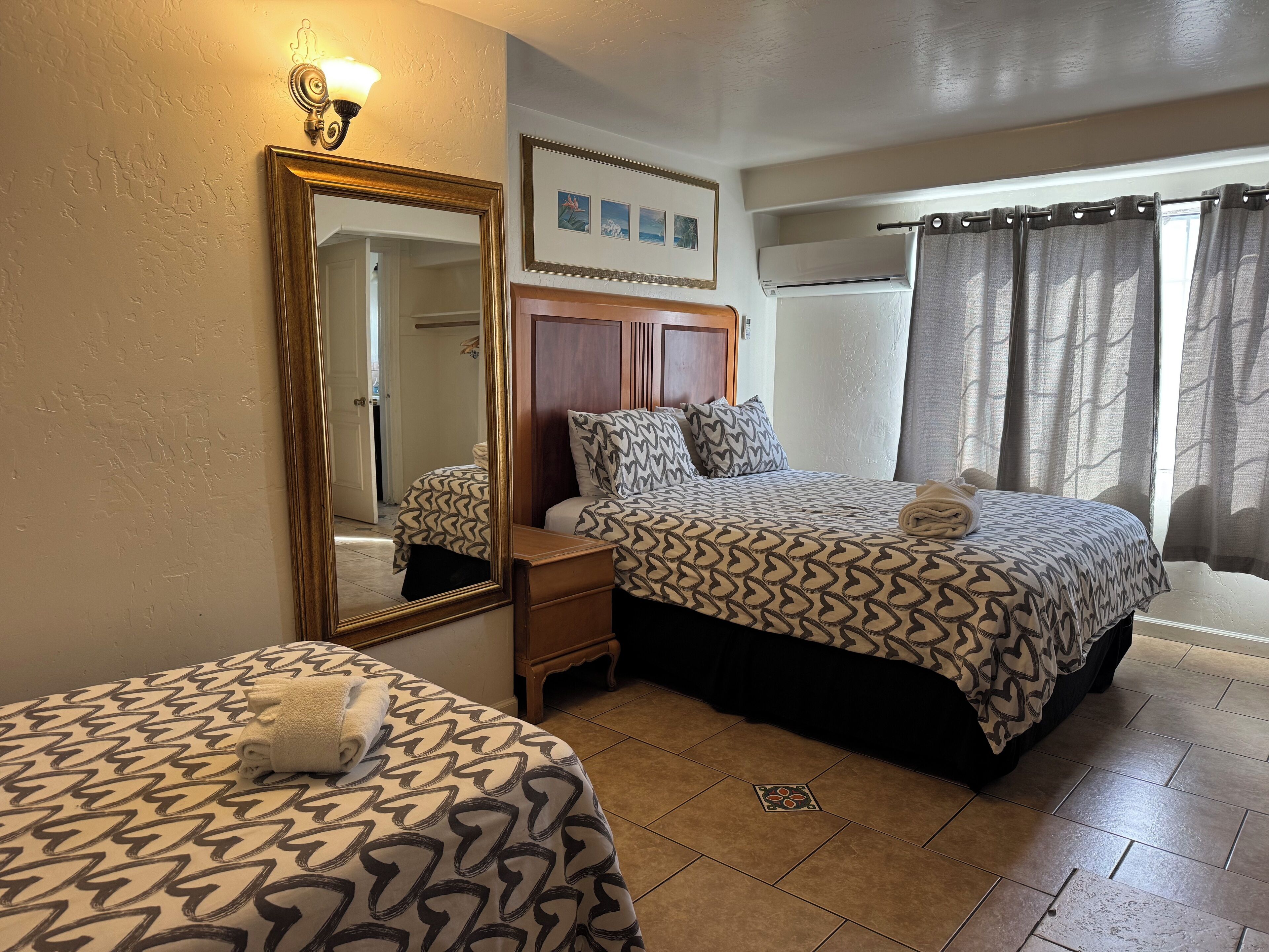 Habitación, vista a la montaña | Sábanas de algodón egipcio y ropa de cama de alta calidad 