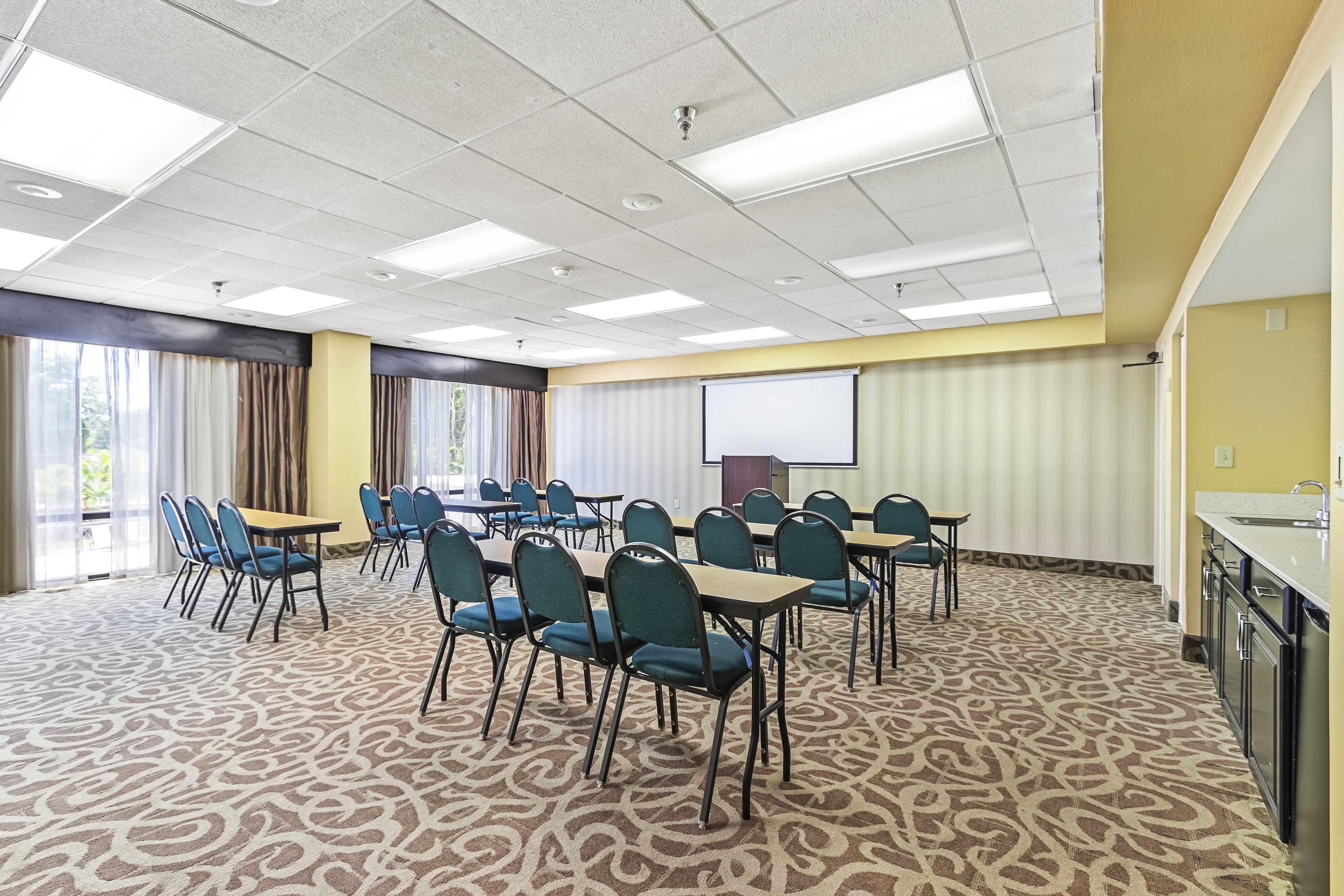 Photo - Holiday Inn - St. Petersburg West by IHG