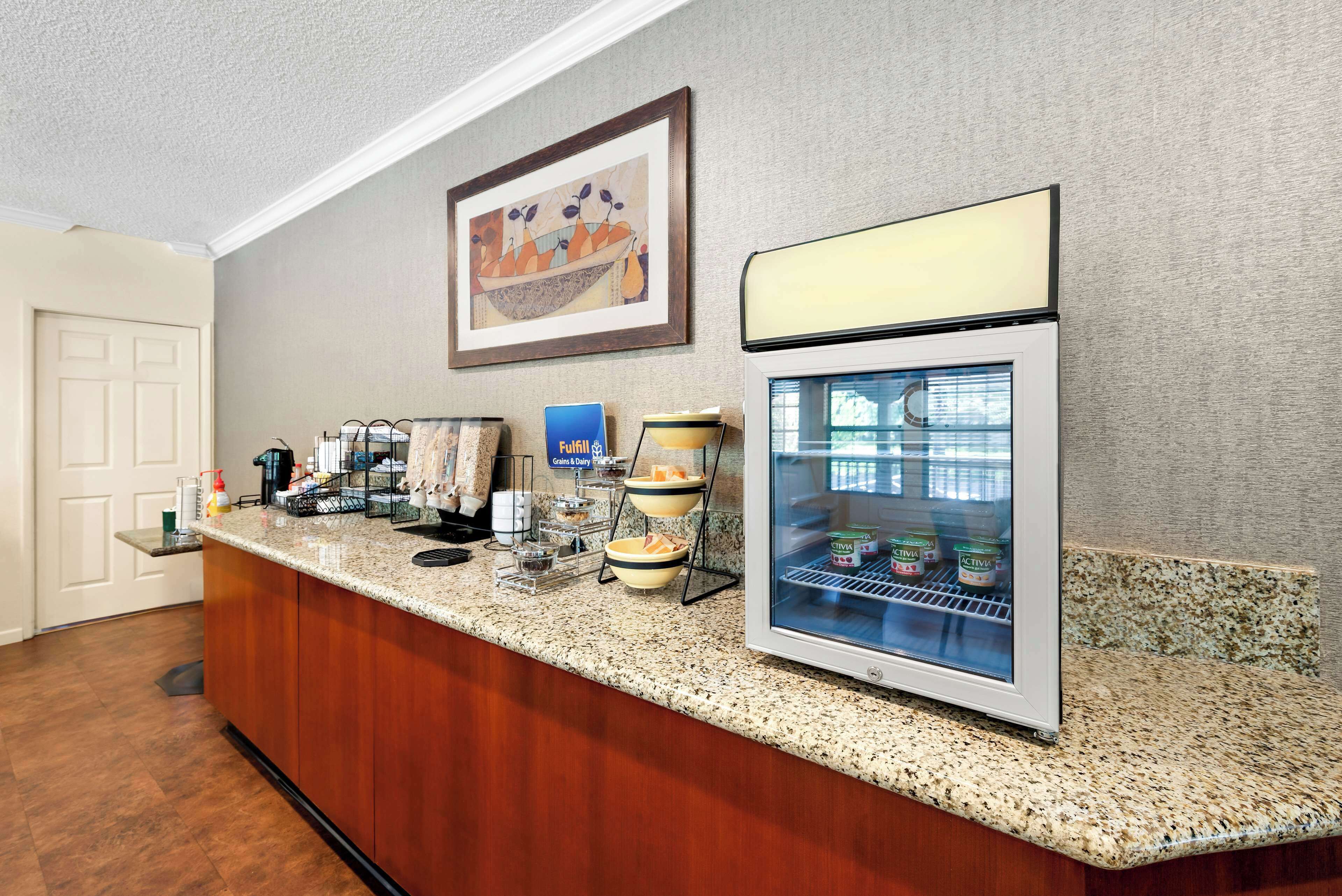 free continental breakfast