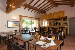 Daily full breakfast (EUR 15.90 per person) - Best Western Aurelia (Maussane-les-Alpilles)