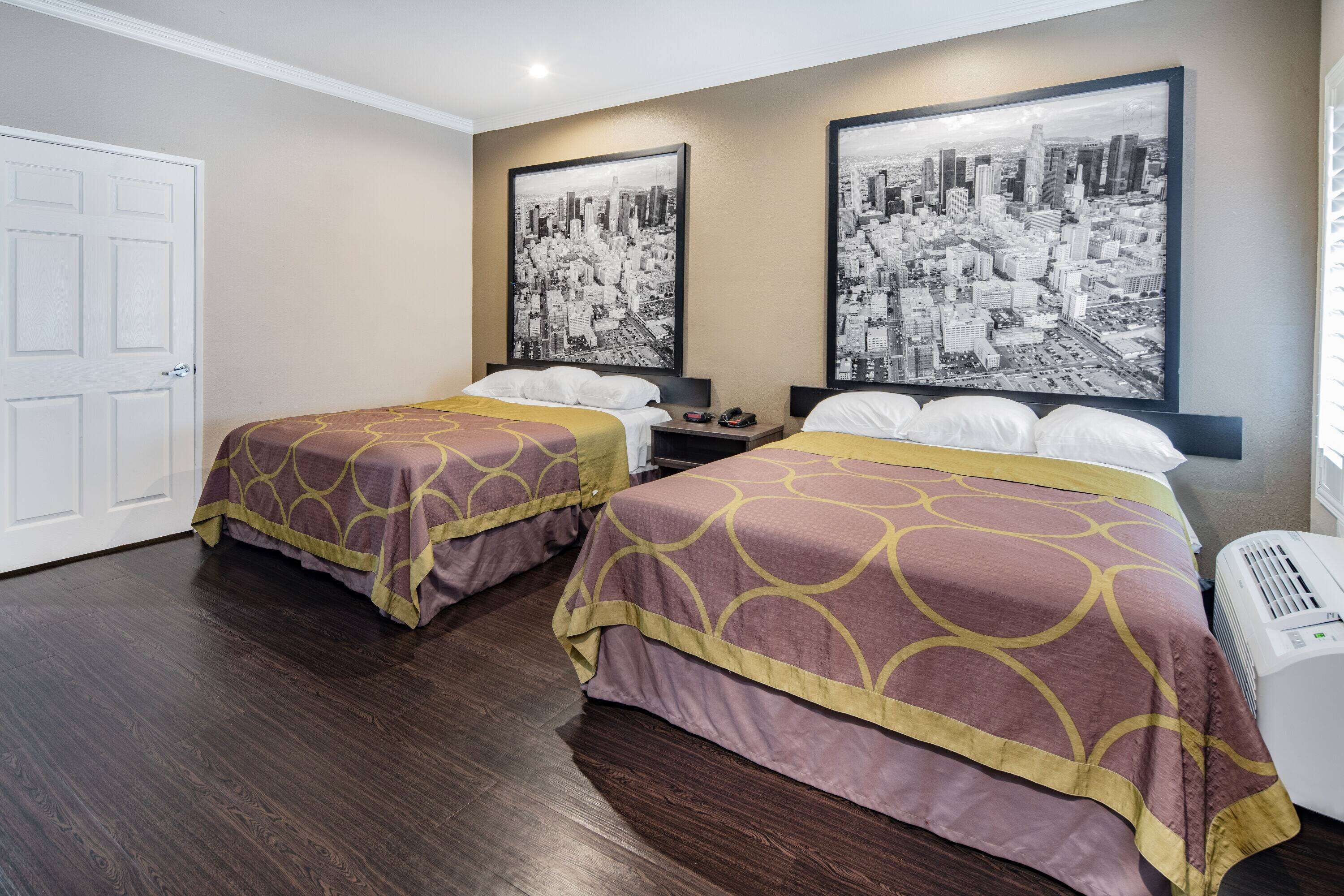 Foto - Super 8 by Wyndham North Hollywood