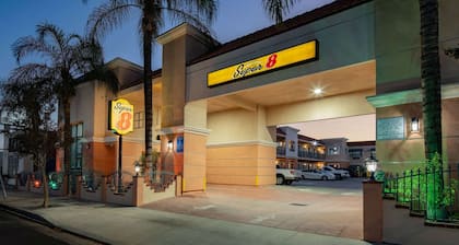 Super 8 by Wyndham North Hollywood
