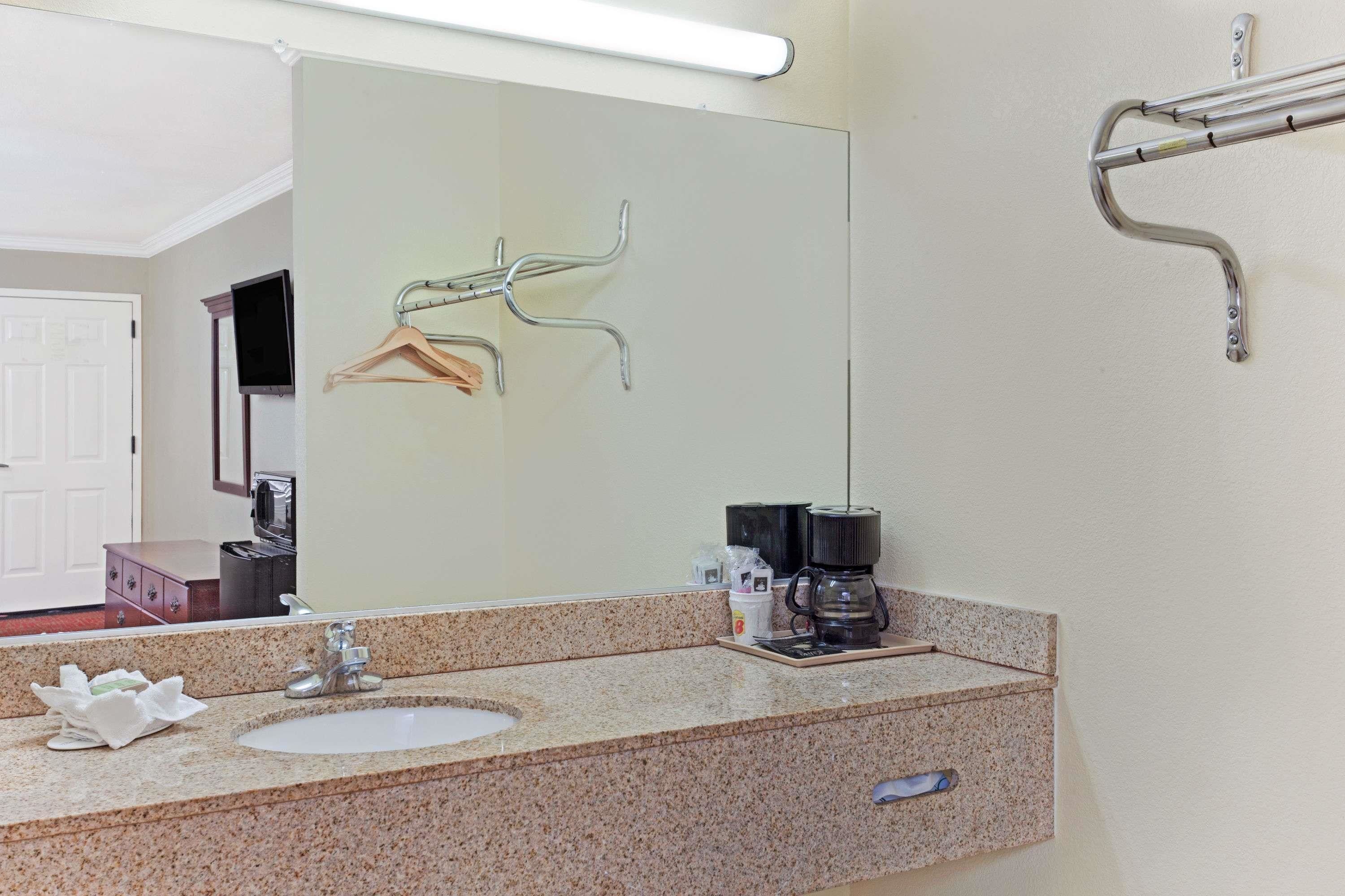 Foto - Super 8 by Wyndham North Hollywood