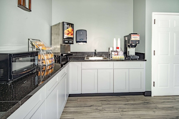 Free daily on-the-go breakfast