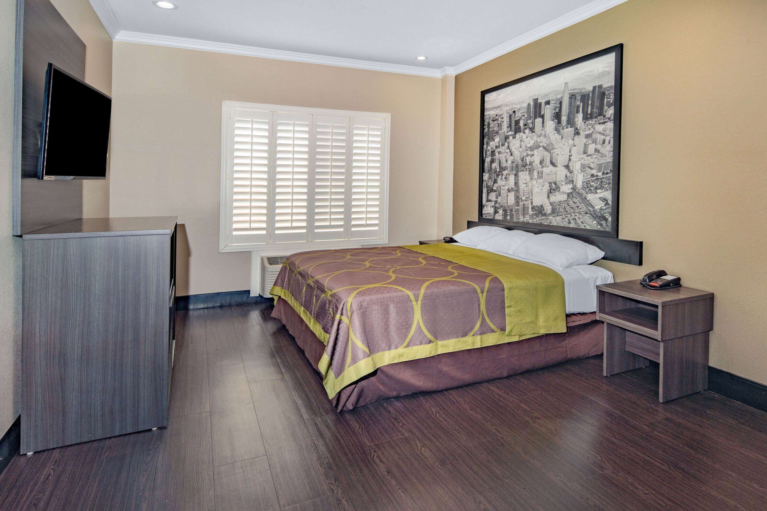 Foto - Super 8 by Wyndham North Hollywood