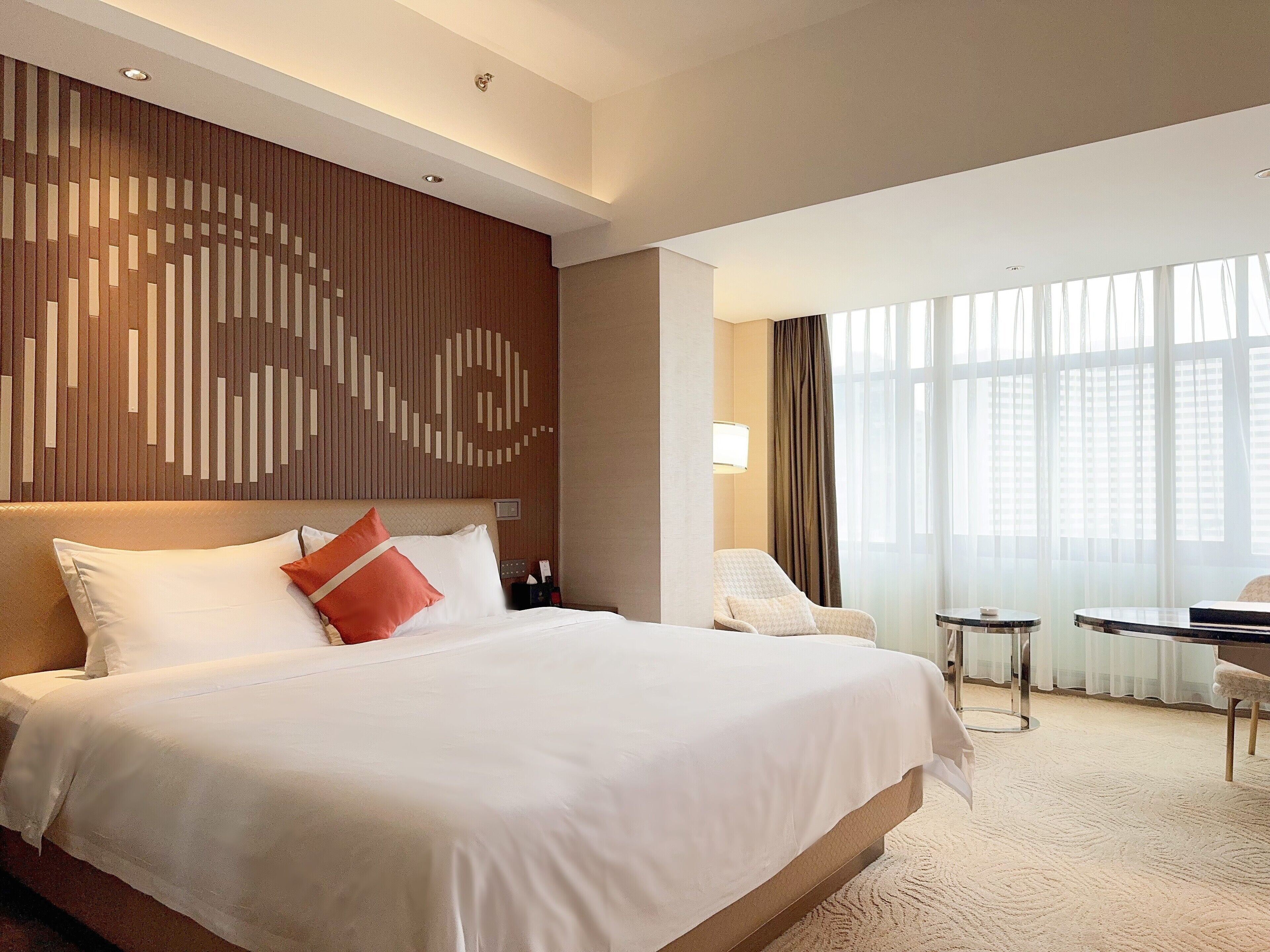 Premium bedding, minibar, in-room safe, desk