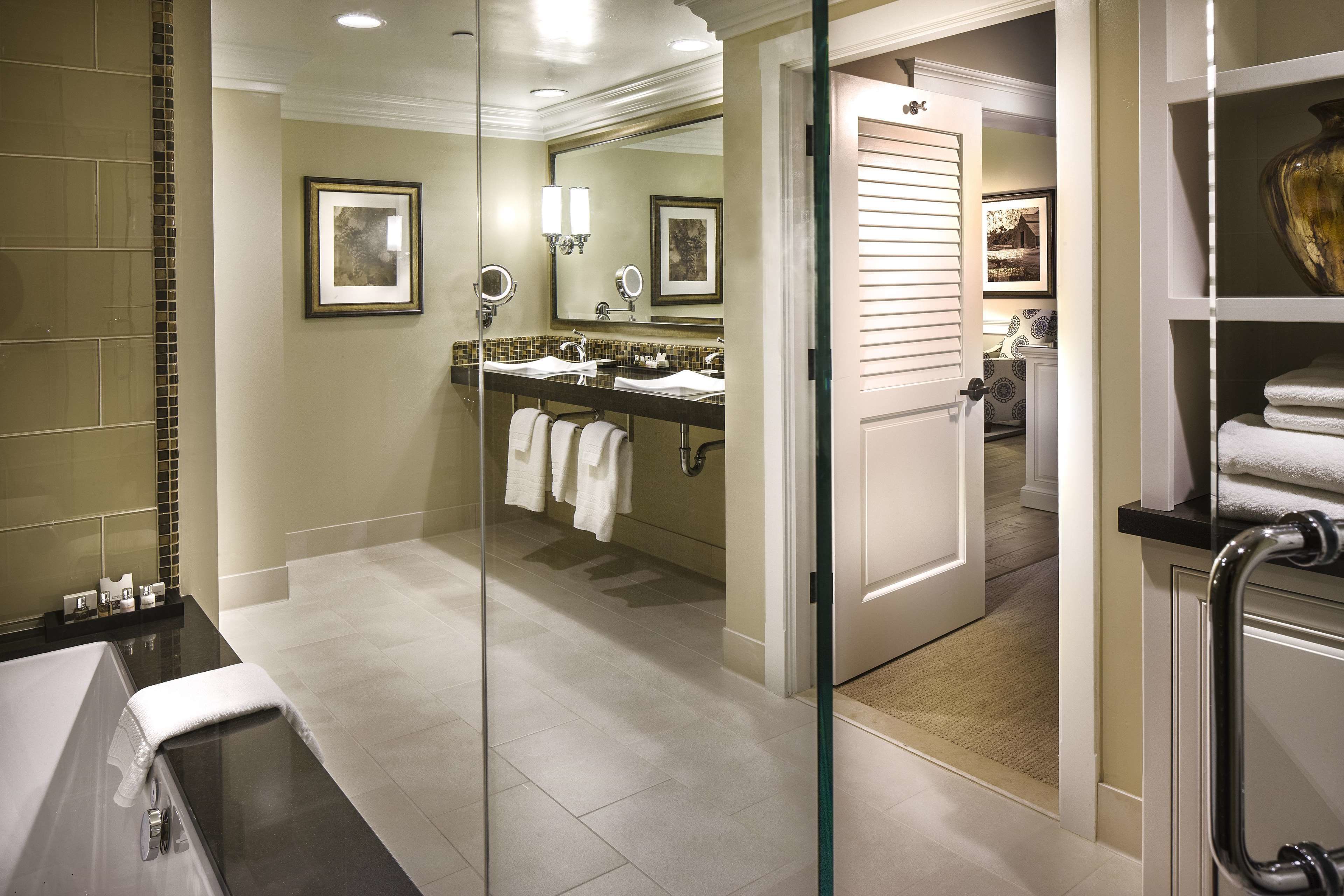 suite (marcella) | interior