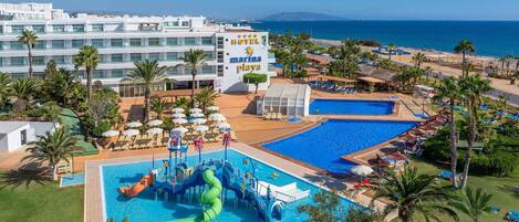 3 outdoor pools, sun loungers