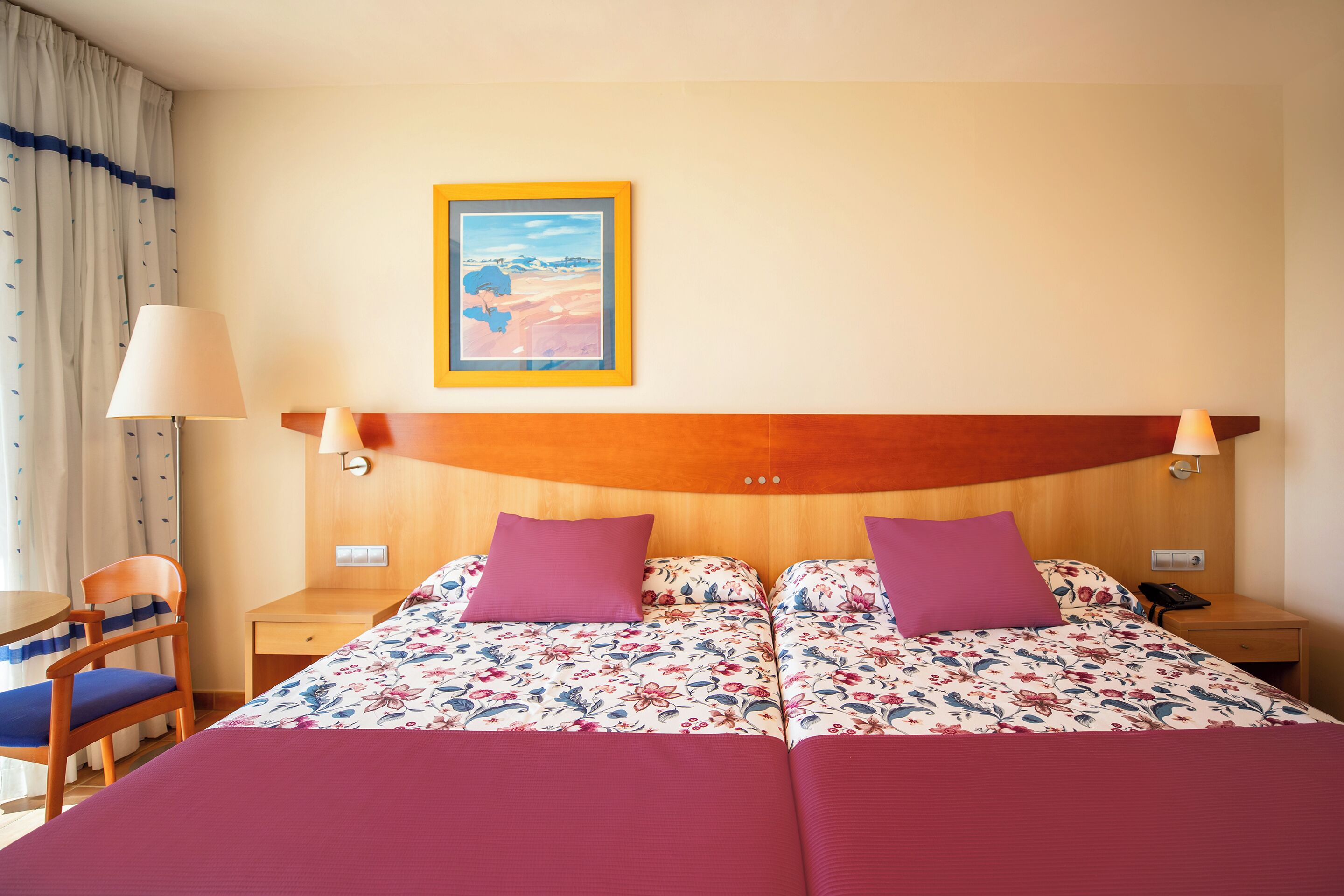 Coffres-forts dans les chambres, bureau, Wi-Fi gratuit, draps fournis