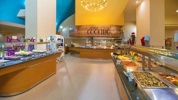2 Restaurants; Frühstück, Mittagessen und Abendessen werden serviert