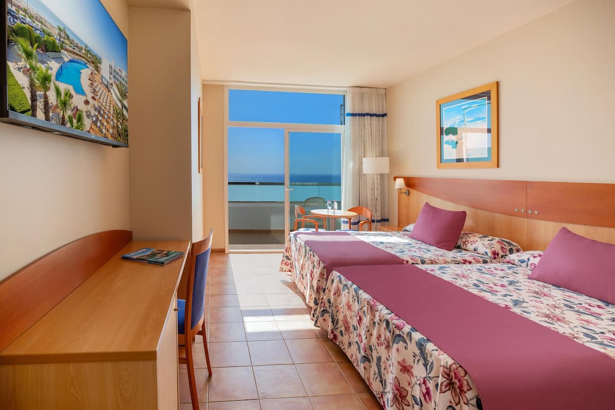 Cofres nos quartos, escrivaninha, Wi-Fi de cortesia, roupa de cama