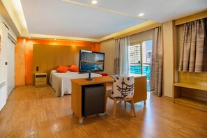 Superior-Doppelzimmer, Terrasse | 1 Schlafzimmer, Zimmersafe, Schreibtisch, kostenloses WLAN