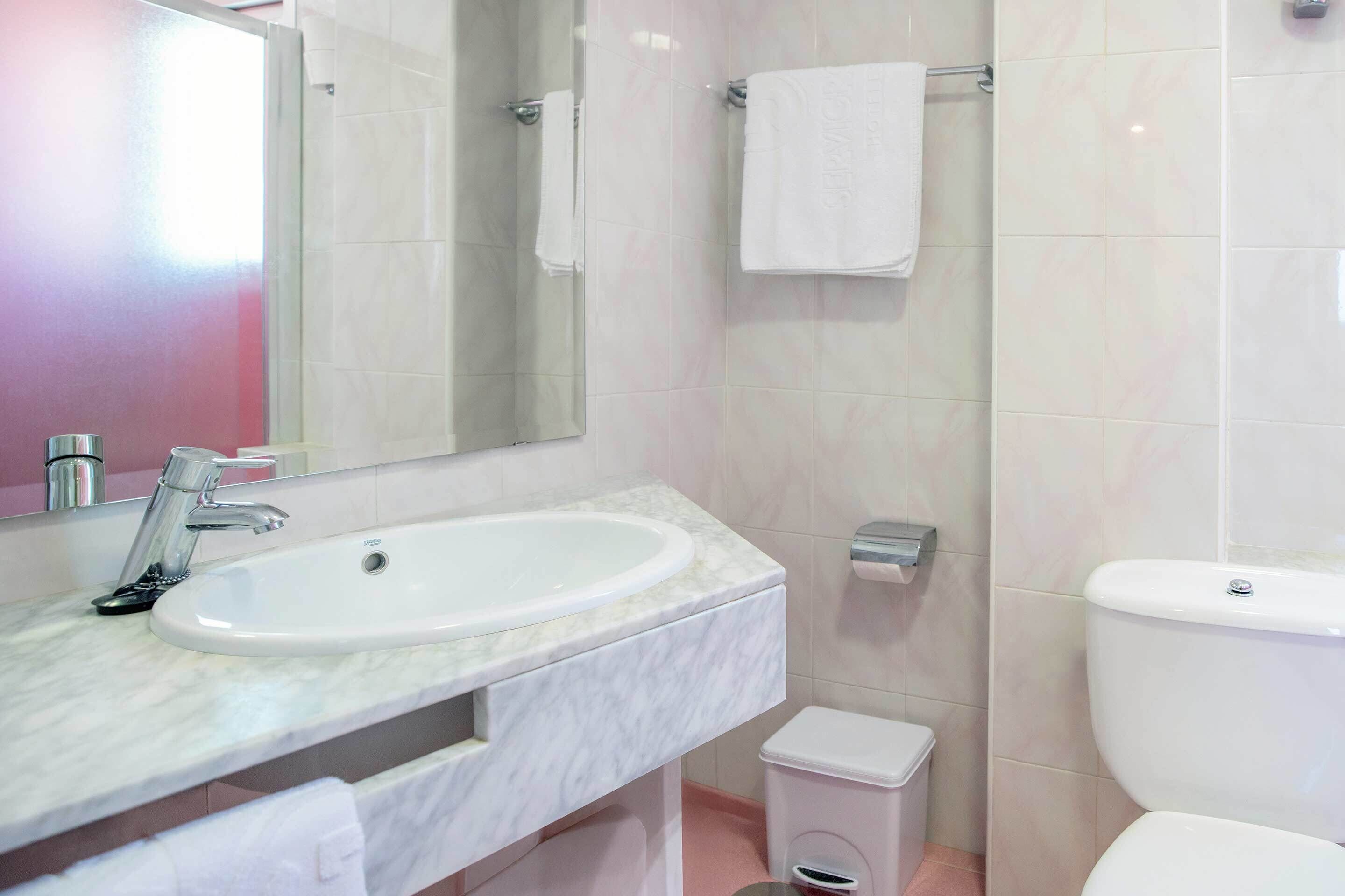 in-room safe, desk, free wifi, bed sheets