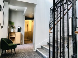 Interior detail - Le Basile Hôtel (Paris)