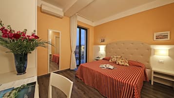 Comfort Double Room | In-room safe, desk, blackout drapes, soundproofing