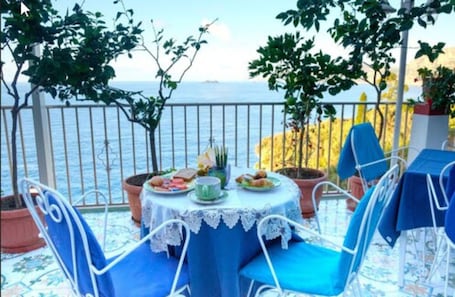 Desayuno continental incluido todos los días
