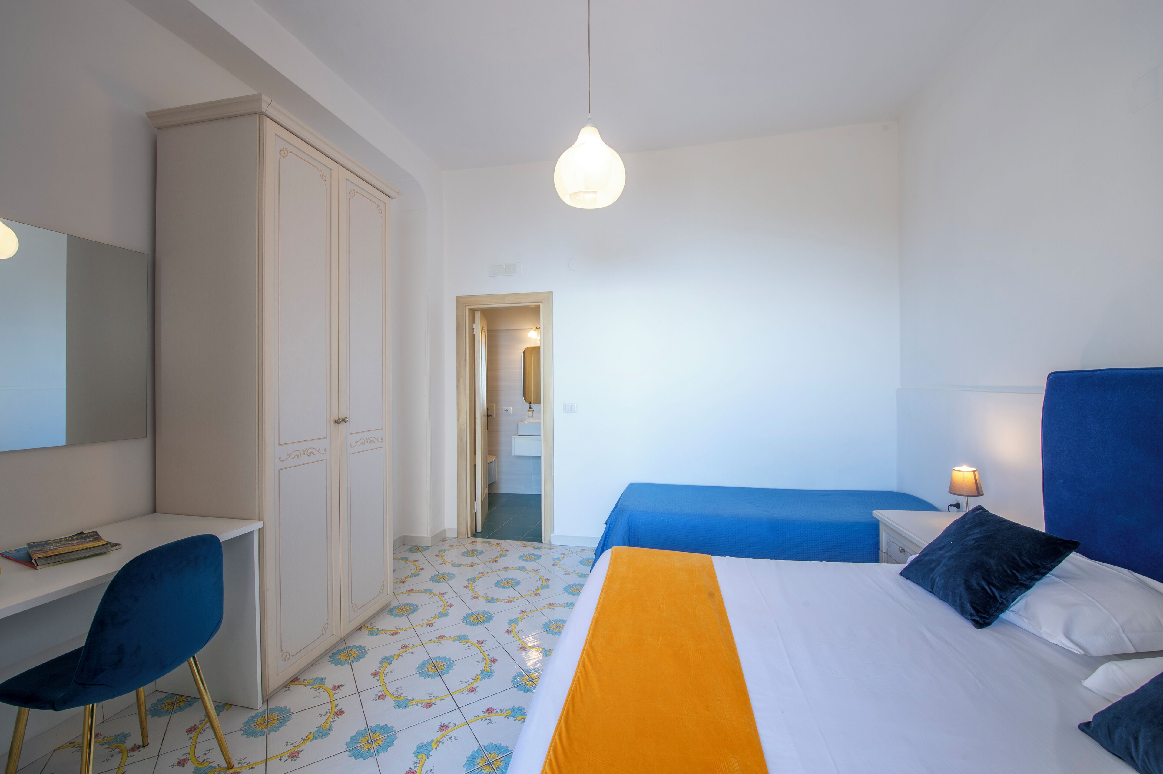 Basic Triple Room, Sea View | Bathroom | Free toiletries, hair dryer, towels