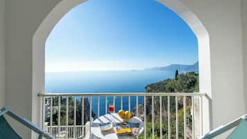 Chambre Quadruple, vue mer | Balcon