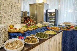 Se sirven desayunos, almuerzos y cenas
