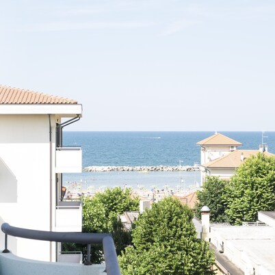 Hotel Dasamo - Dada Hotels