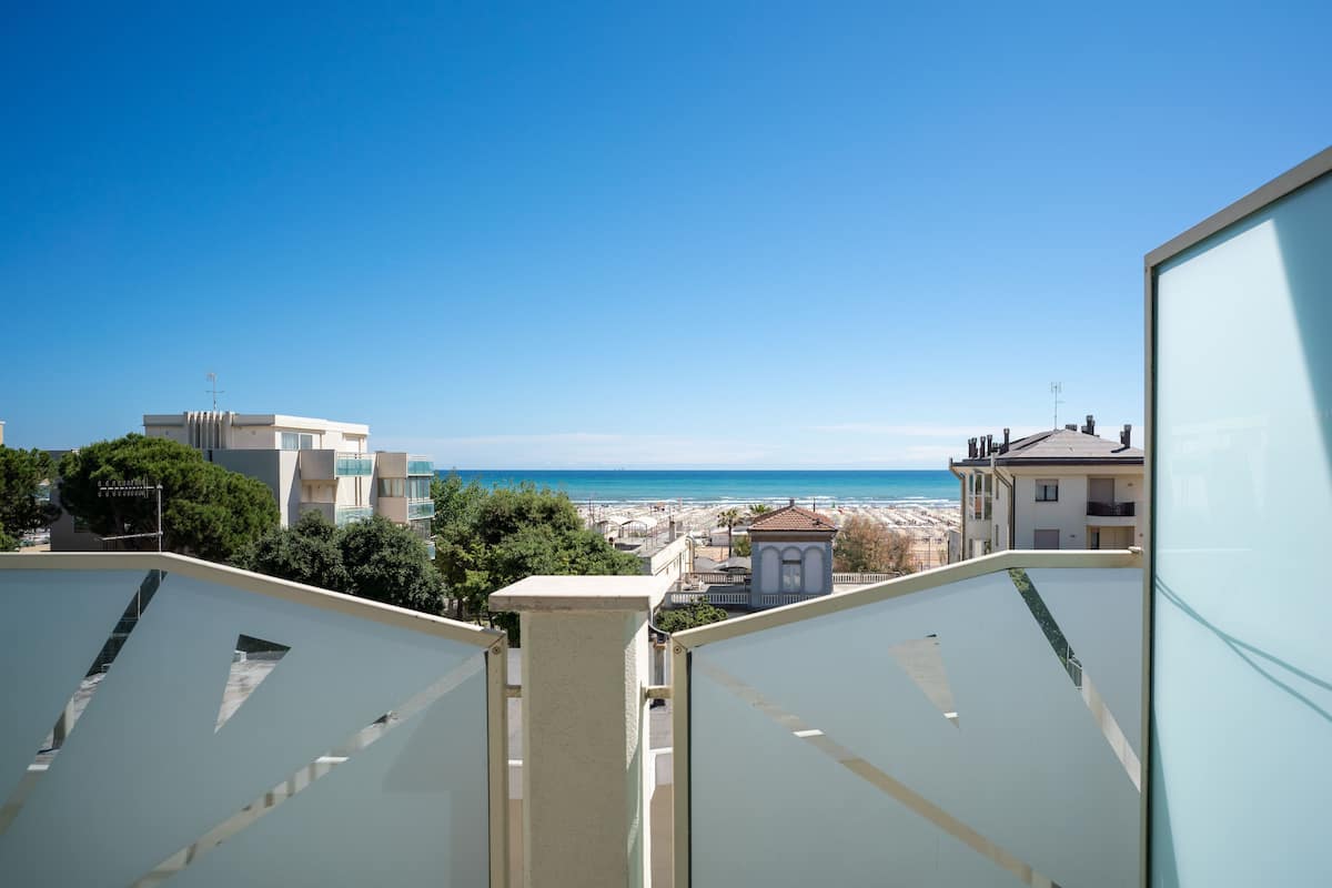 Standard Double Room, Sea View | In-room safe, desk, free WiFi, bed sheets