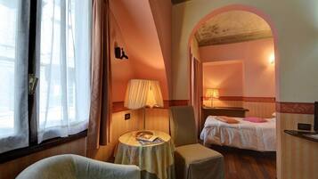 Superior Double Room | Minibar, in-room safe, desk, free WiFi