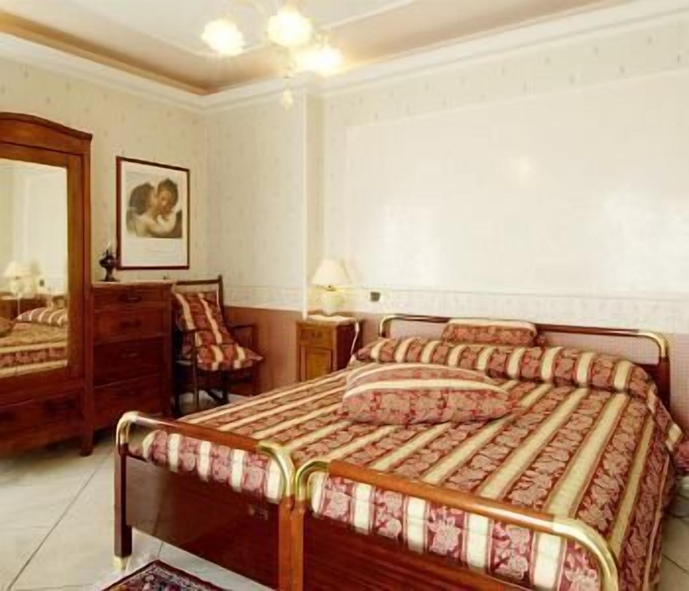 4 人部屋 | 高級寝具、ミニバー、セーフティボックス (室内)、デスク