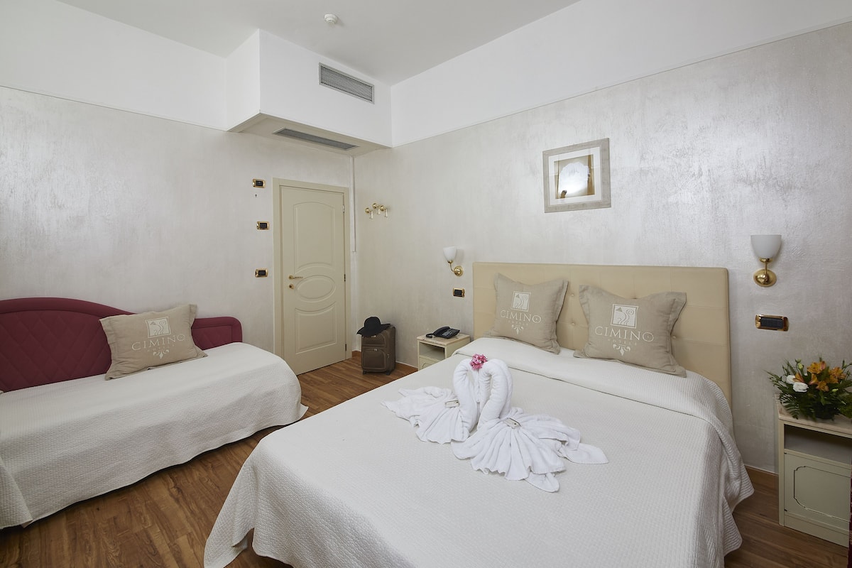 Ropa de cama de alta calidad y minibar