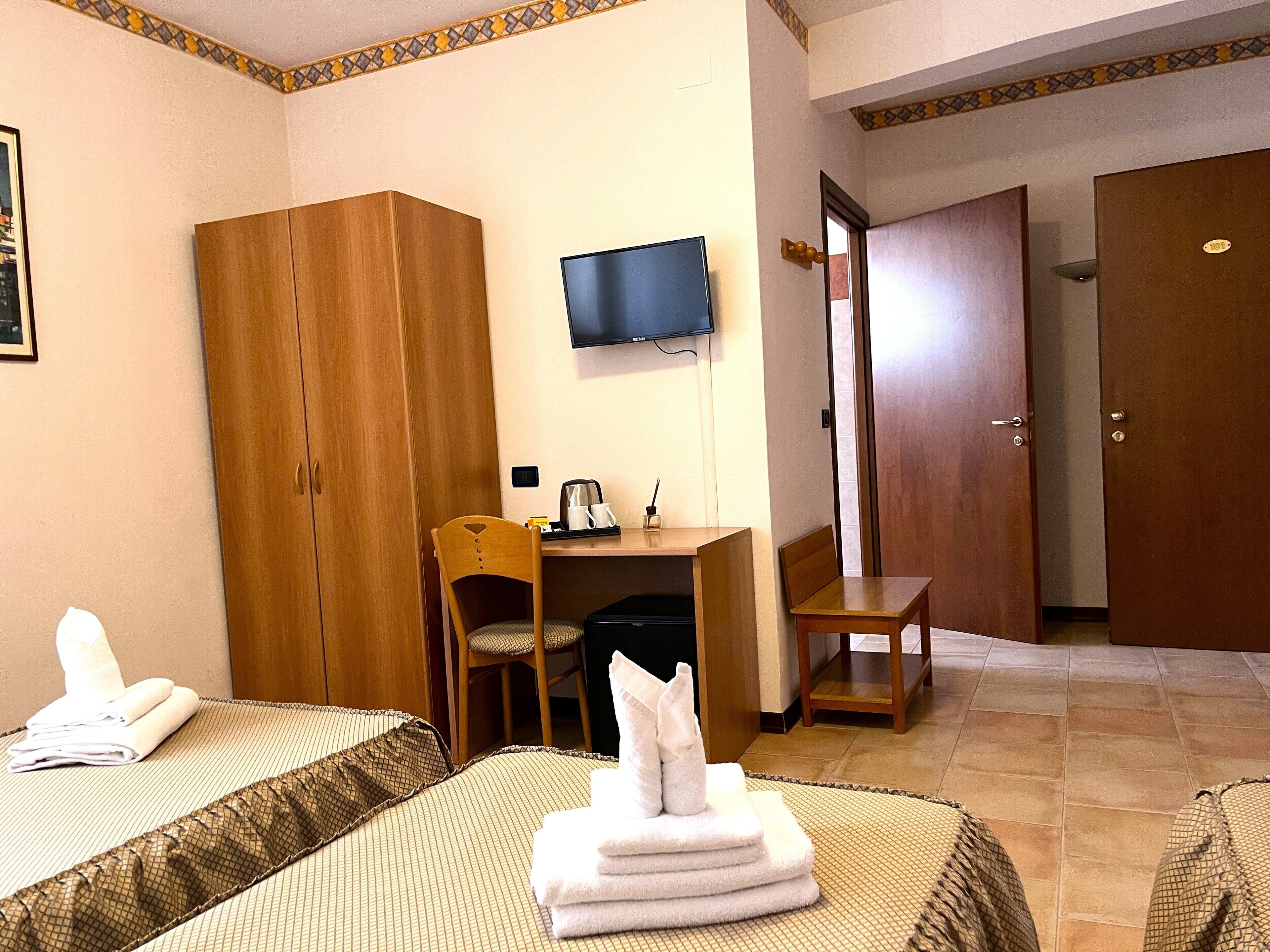 triple room | minibar, in-room safe, desk, blackout curtains