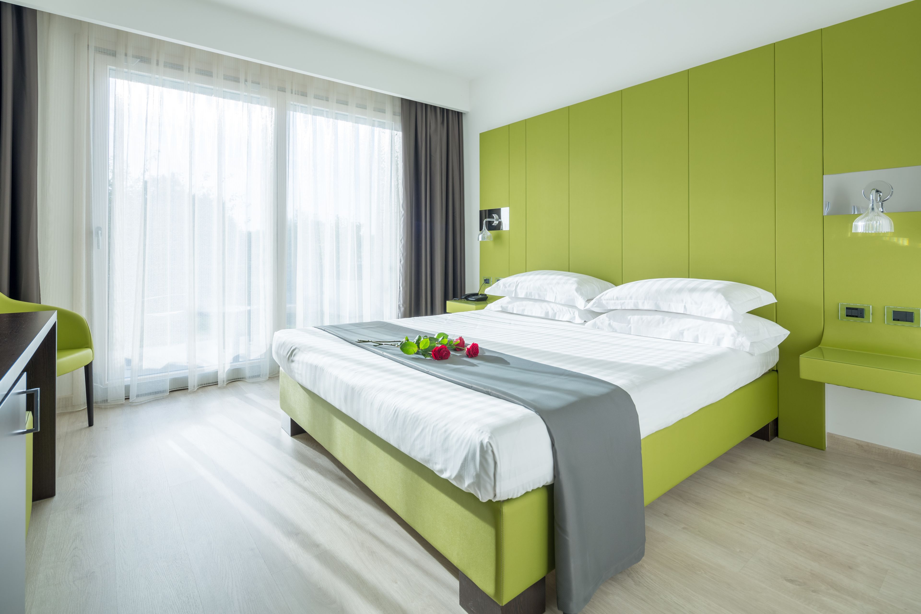 superior double room, 1 king bed, non smoking | in-room safe, desk, blackout curtains, soundproofing