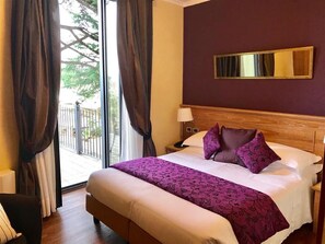 Suite Studio, 1 grand lit, balcon, vue jardin