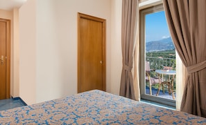 Minibar, in-room safe, individually decorated, desk
