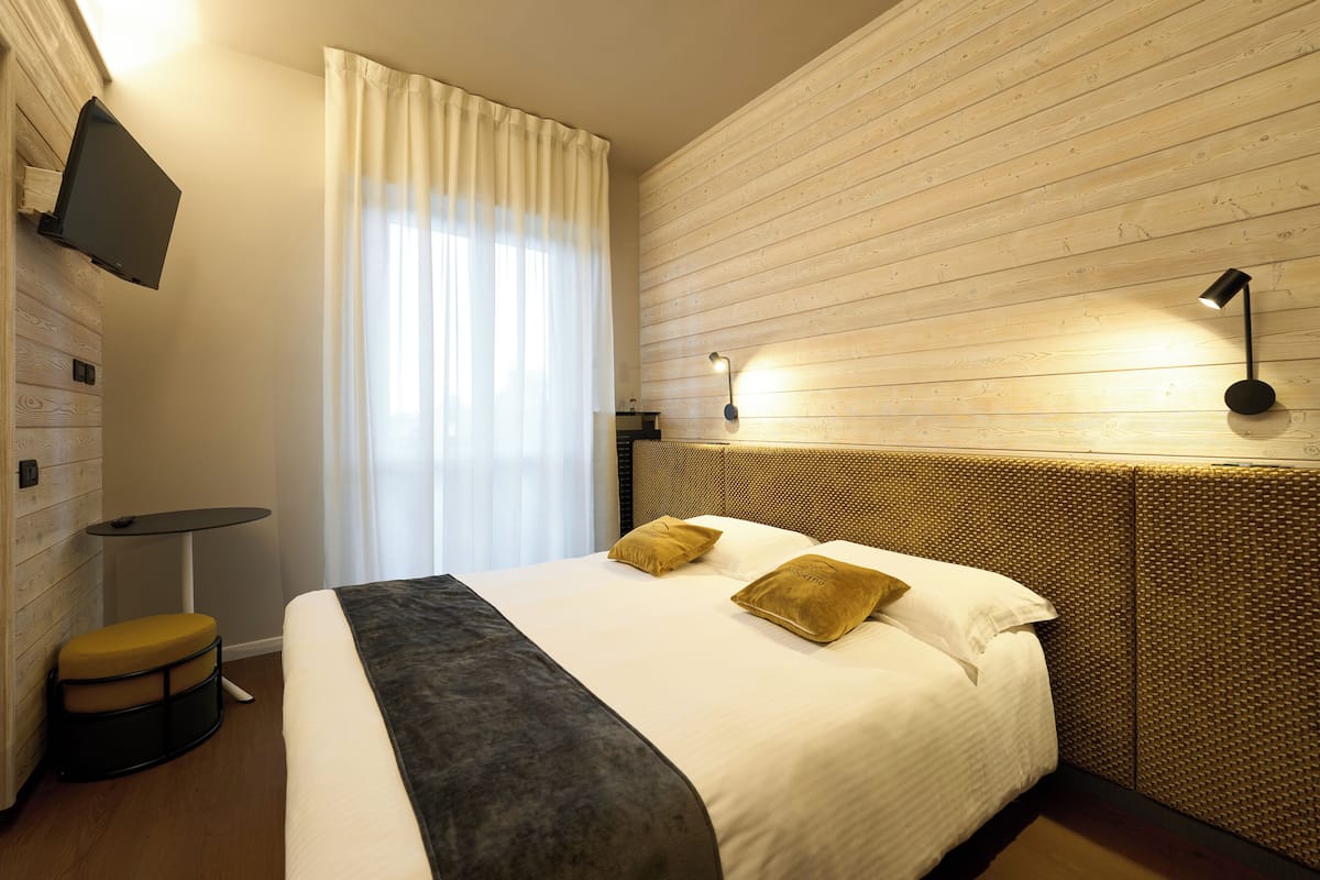 Habitación estándar doble | Decoración individual, mobiliario individual, escritorio y wifi gratis