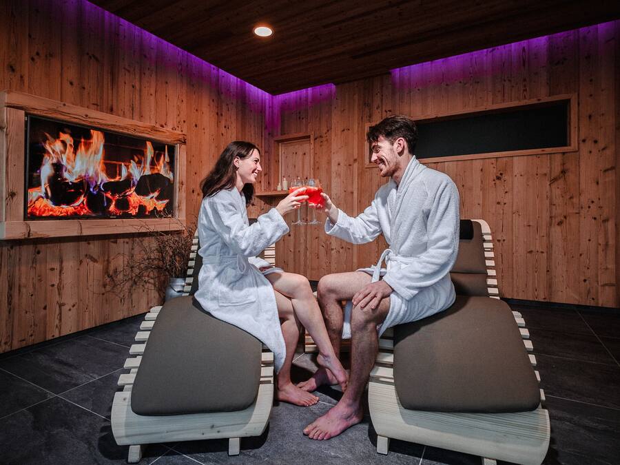 Sauna, hot tub, steam room