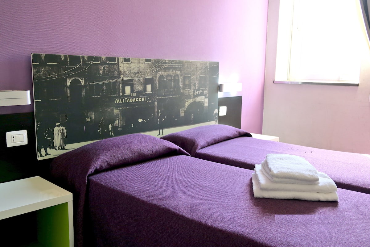 Caja de seguridad en la habitación y decoración personalizada