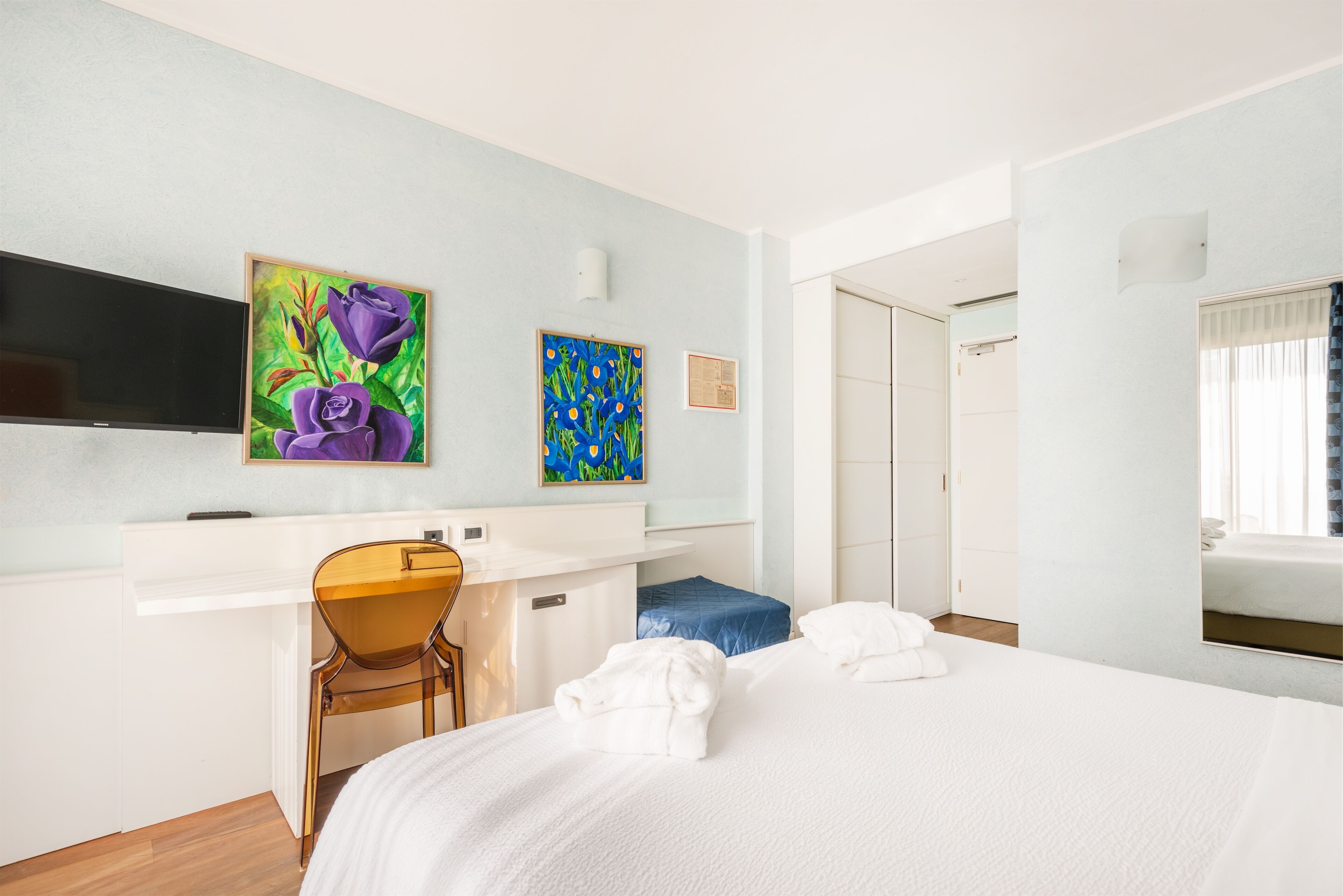 1 bedroom, down duvets, memory-foam beds, in-room safe