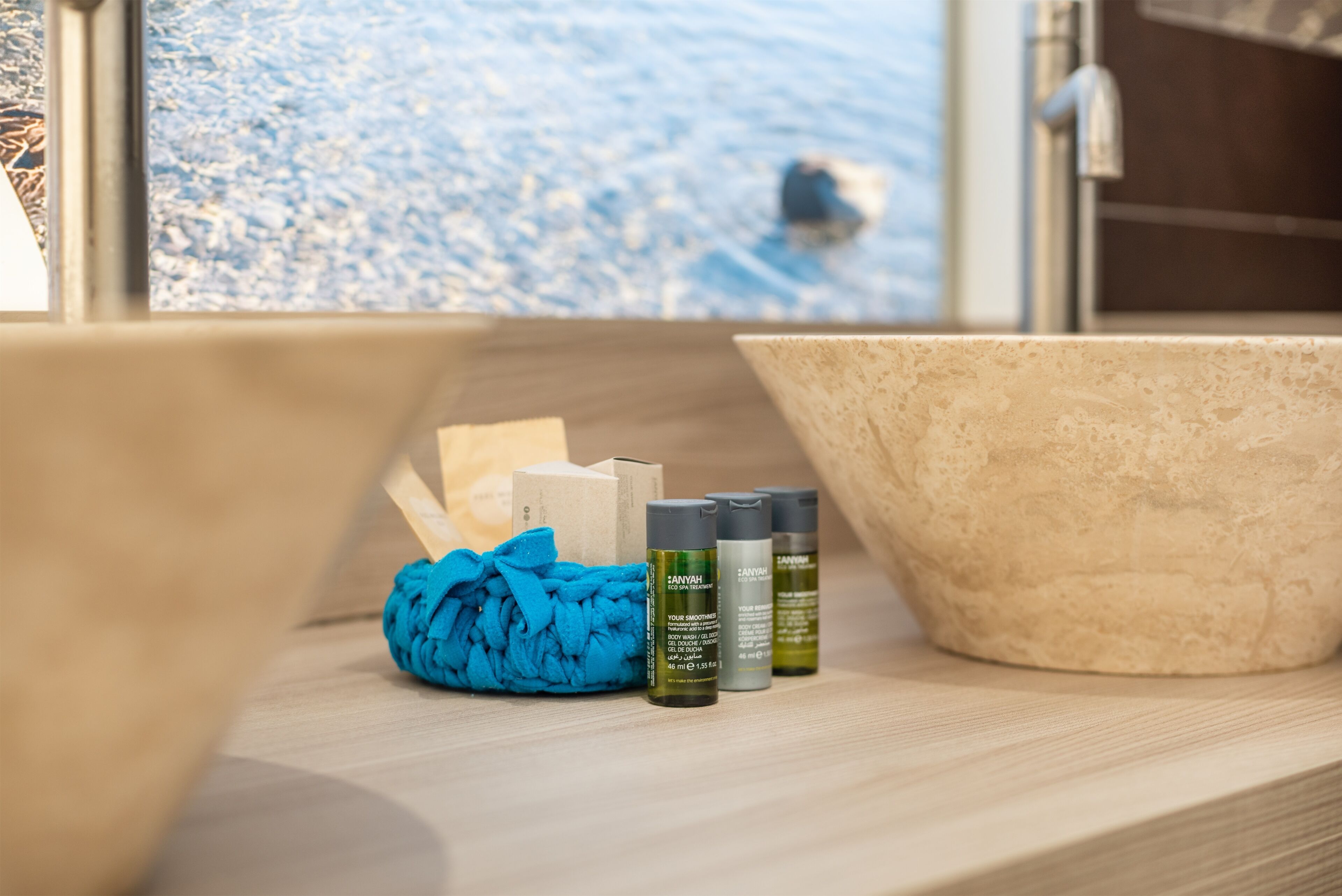 deluxe double room | bathroom | shower, free toiletries, hair dryer, bidet