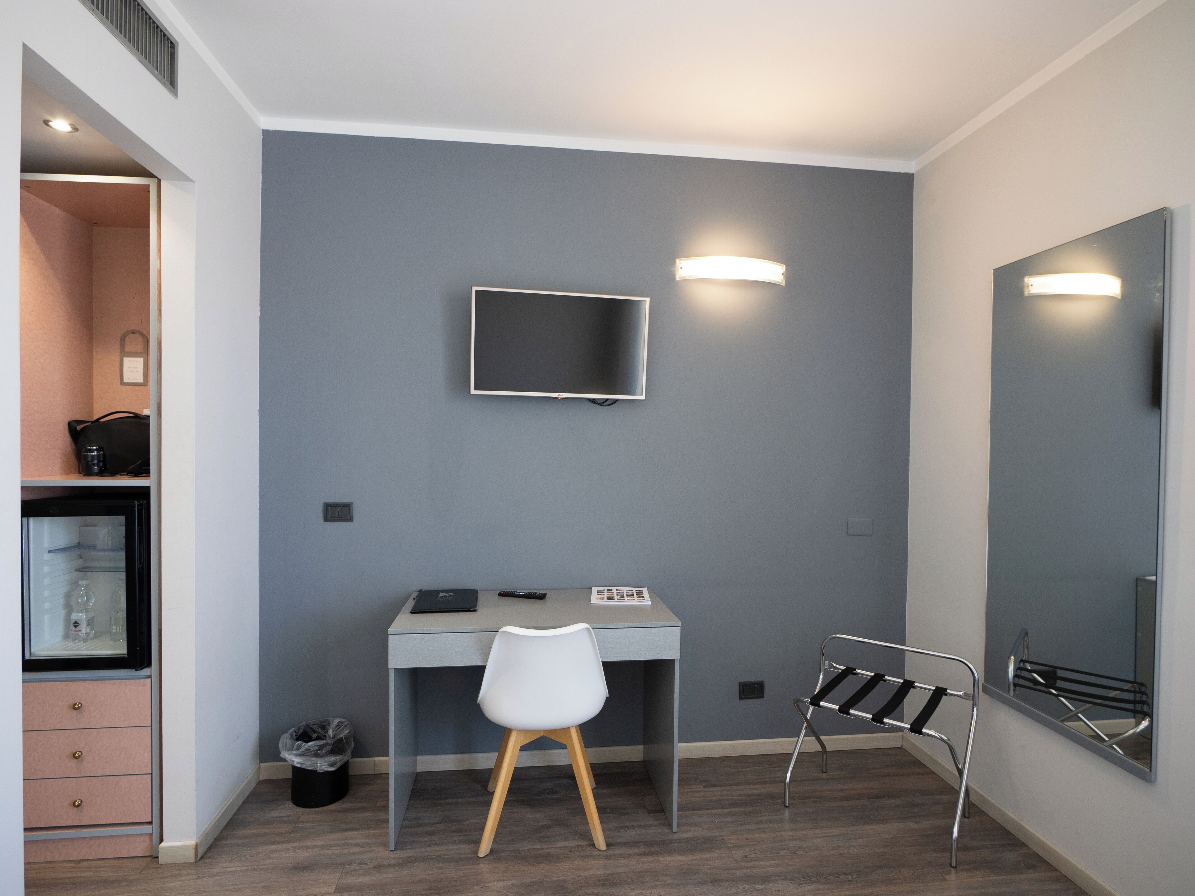 standard double or twin room | premium bedding, down duvets, minibar, desk