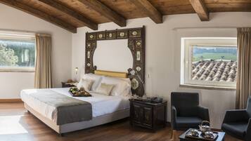 Suite monolocale Junior | Minibar, una cassaforte in camera, una scrivania, insonorizzazione