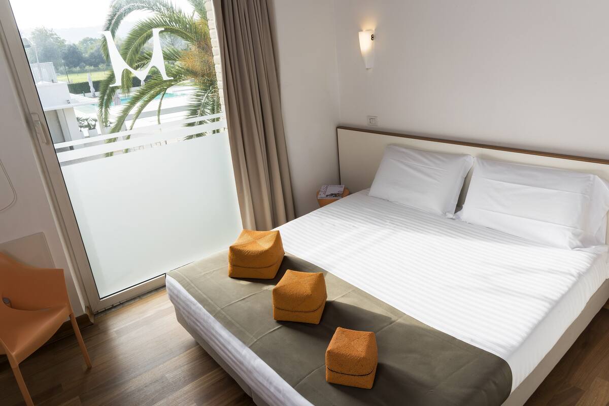 Superior Double or Twin Room | 1 bedroom, minibar, in-room safe, desk
