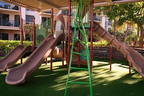 Children’s play area – outdoor