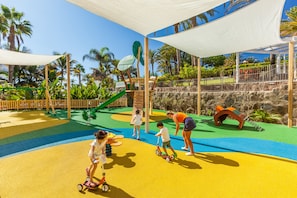 Children’s play area – outdoor