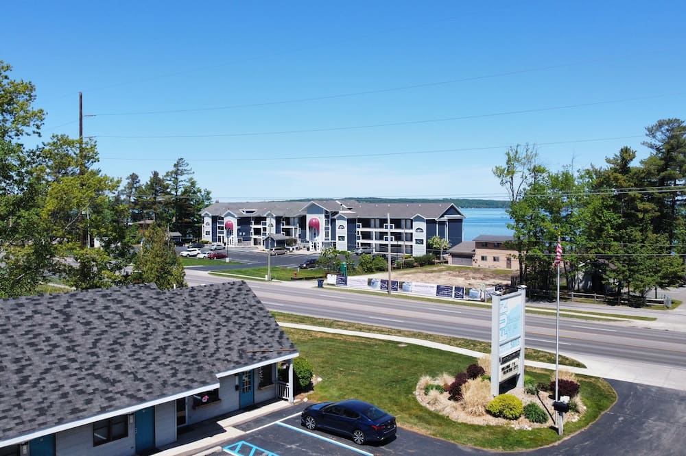 Traverse Bay Inn