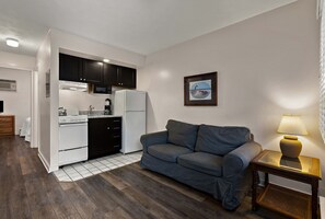 Fridge, microwave, espresso maker, coffee/tea maker