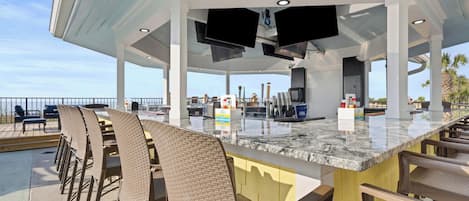 Poolside bar