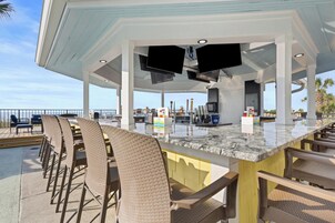 Bar à beira da piscina